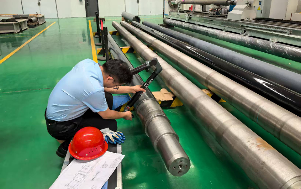 The joint arm measuring machine enables high-precision manufacturing of hydraulic piston rods in hydropower stations